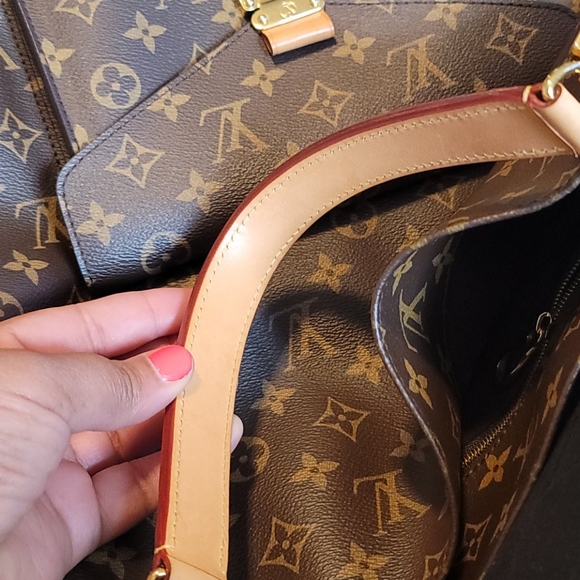 ⚘️Beautiful Louis Vuitton Metis Hobo⚘️ - Picture 11 of 16